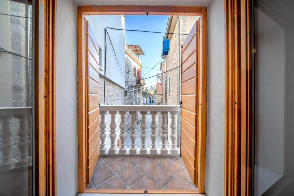 Heritage Residence In Center With Pool- Apartments Vodice Exteriör bild