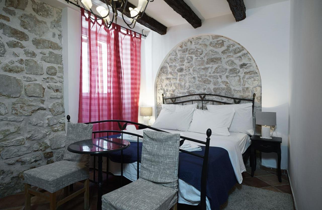 Heritage Residence In Center With Pool- Apartments Vodice Rum bild