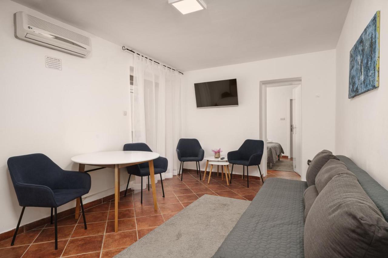 Heritage Residence In Center With Pool- Apartments Vodice Exteriör bild